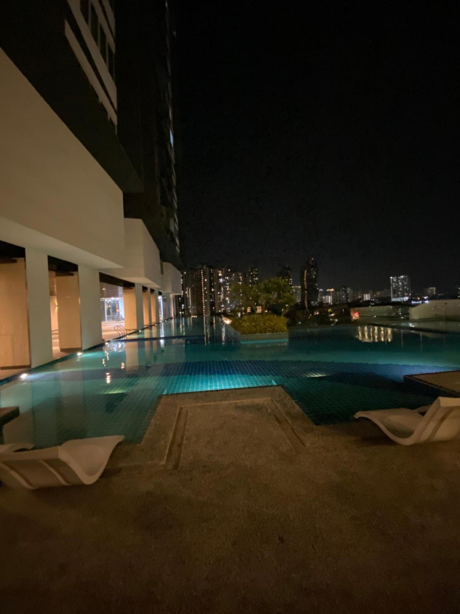 Infinite Pool! Room In كوالالمبور المظهر الخارجي الصورة